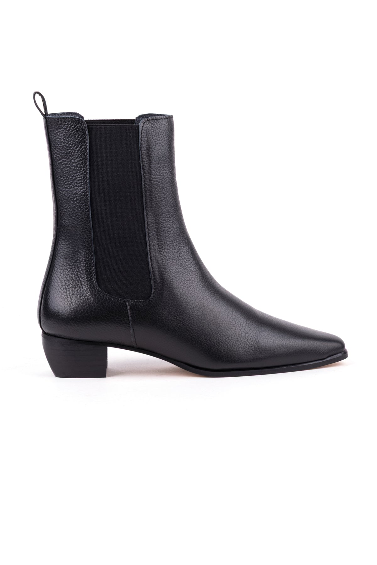 Botas com elásticos em pele