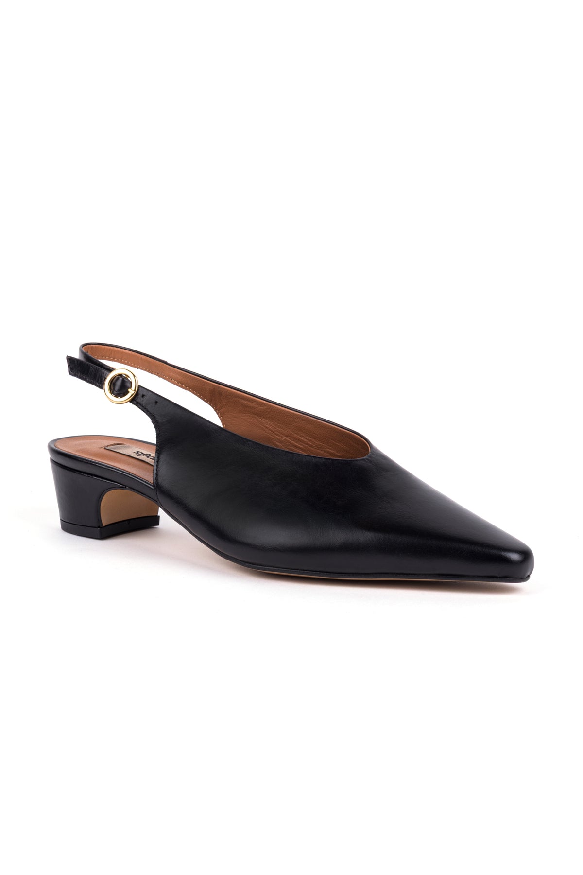 Slingbacks pretos com tira no calcanhar e fivela dourada