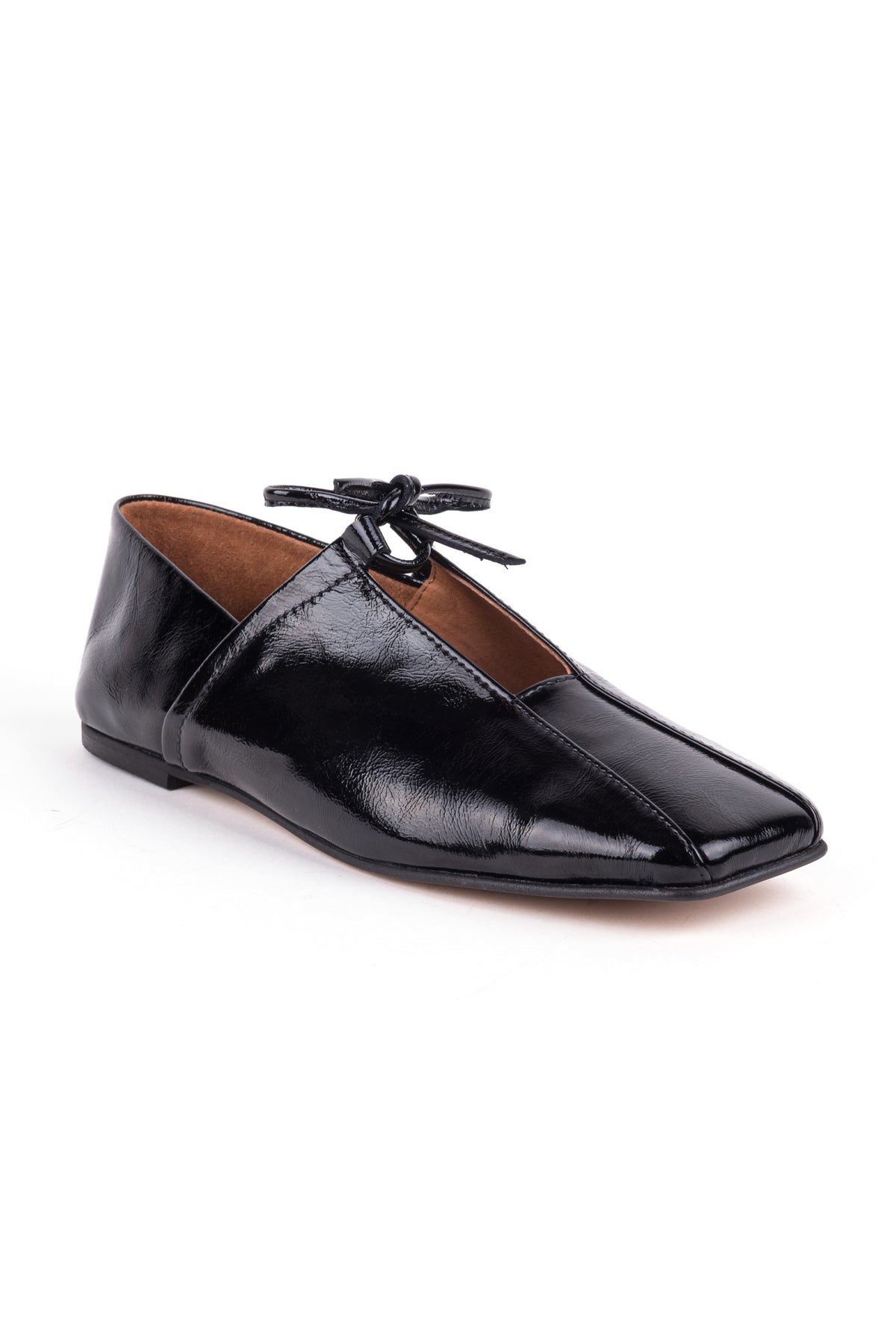 Sapatos rasos com biqueira quadrada em pele envernizada