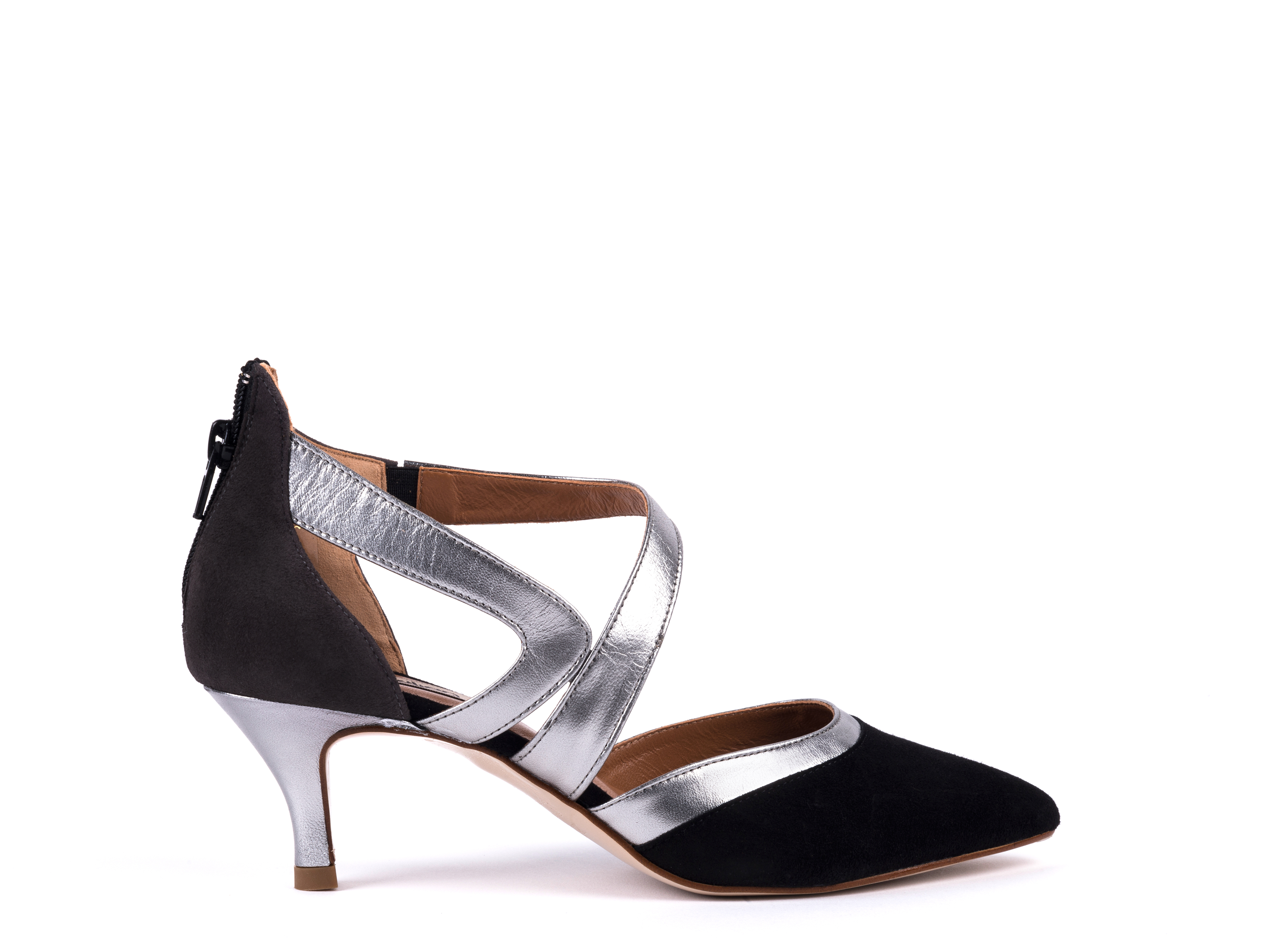 Sapatos de salto médio em