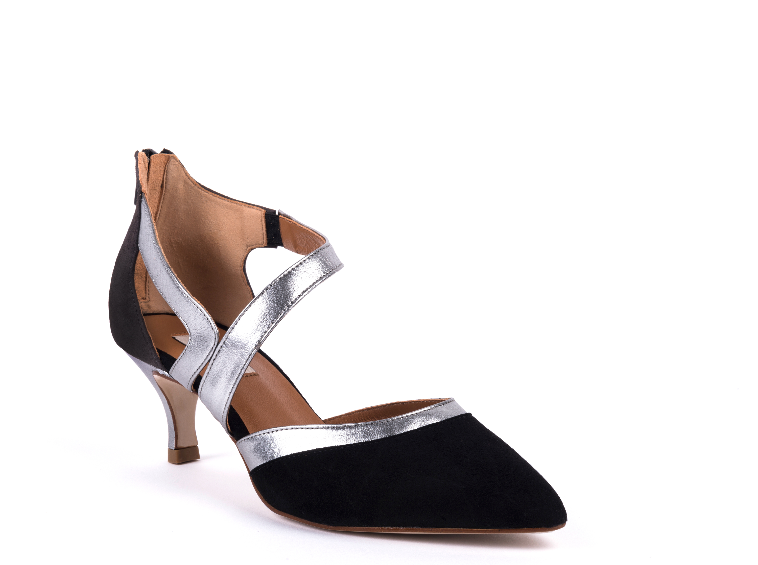 Sapatos de salto médio em