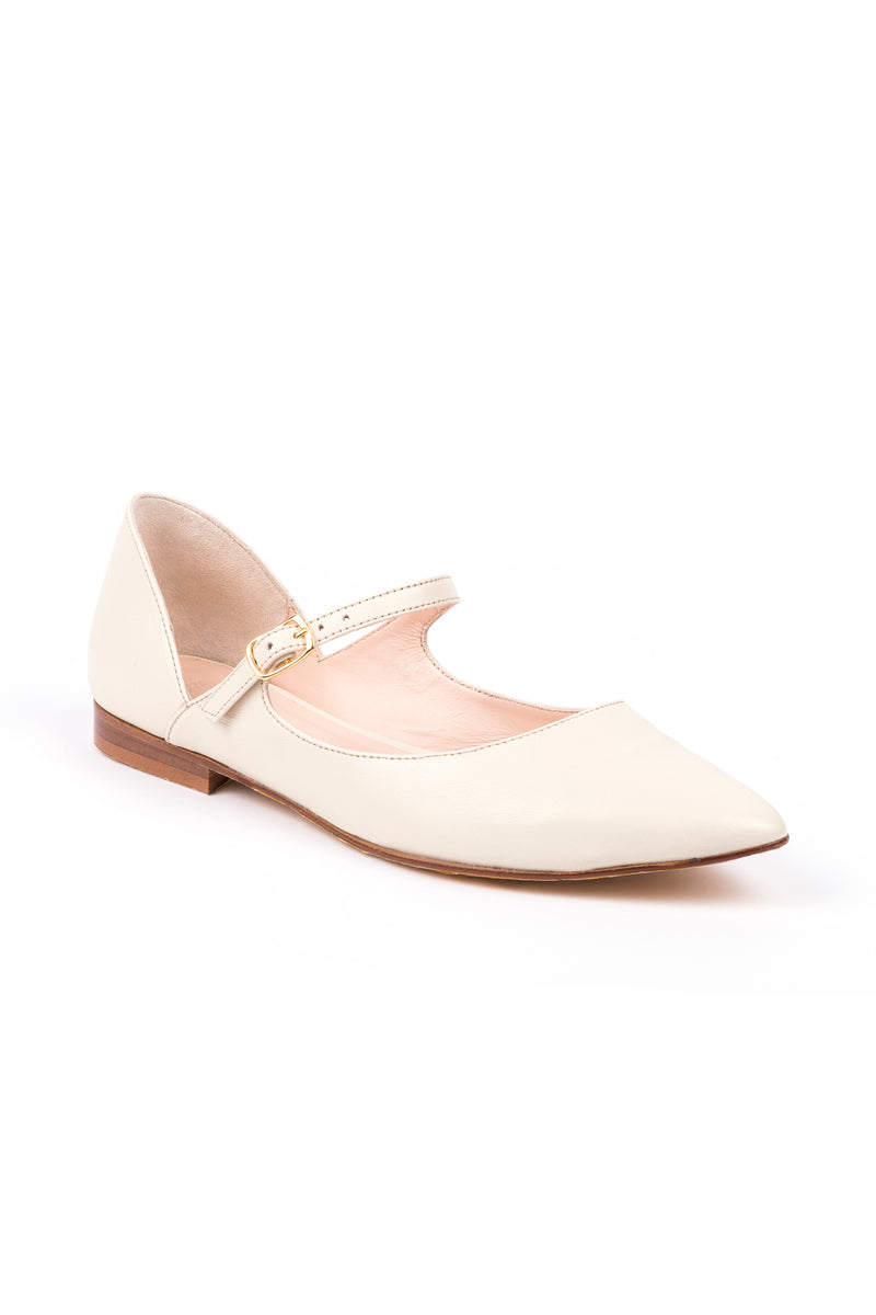 Flat bridal shoes in off-white leather with satin bow