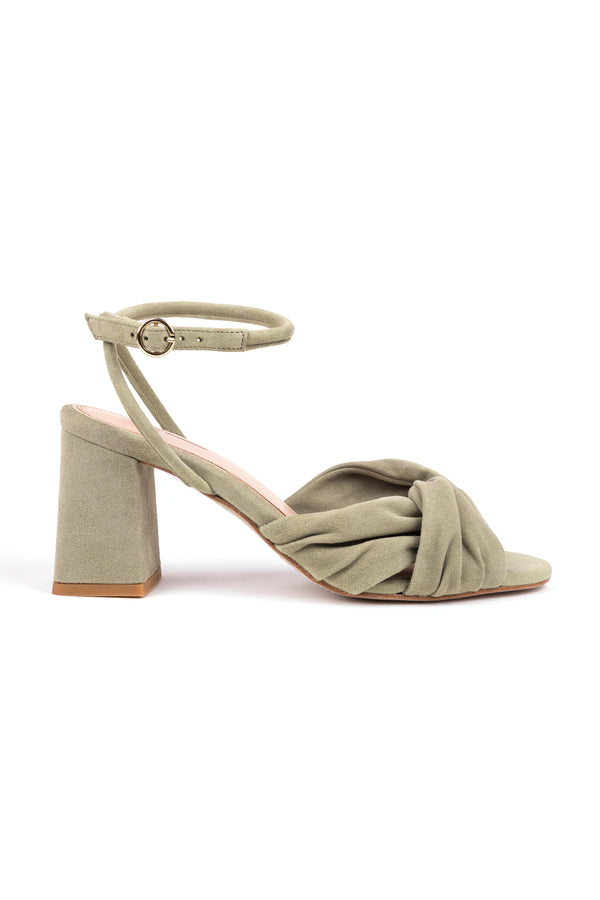 High heeled bridal sandals witj twisted details in green suede