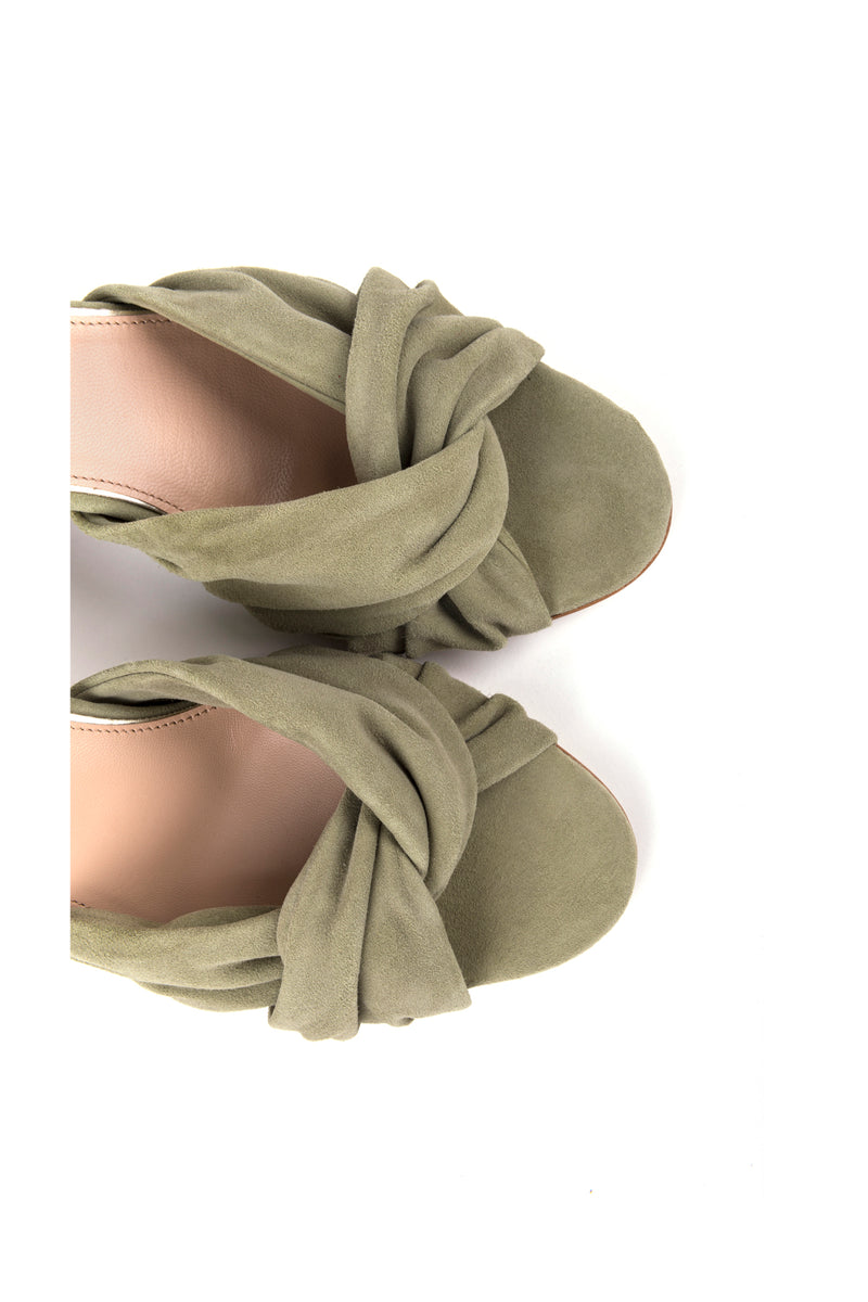 Sandálias de noiva de salto alto 7,5 cm com detalhe de nó em camurça verde e tiras no tornozelo