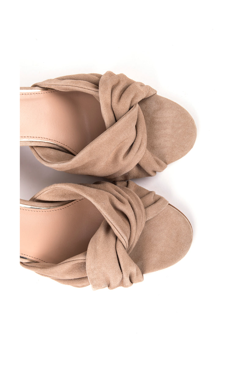 Sandálias de noiva de salto alto 7,5 cm com detalhe de nó em camurça toupeira e tiras no tornozelo