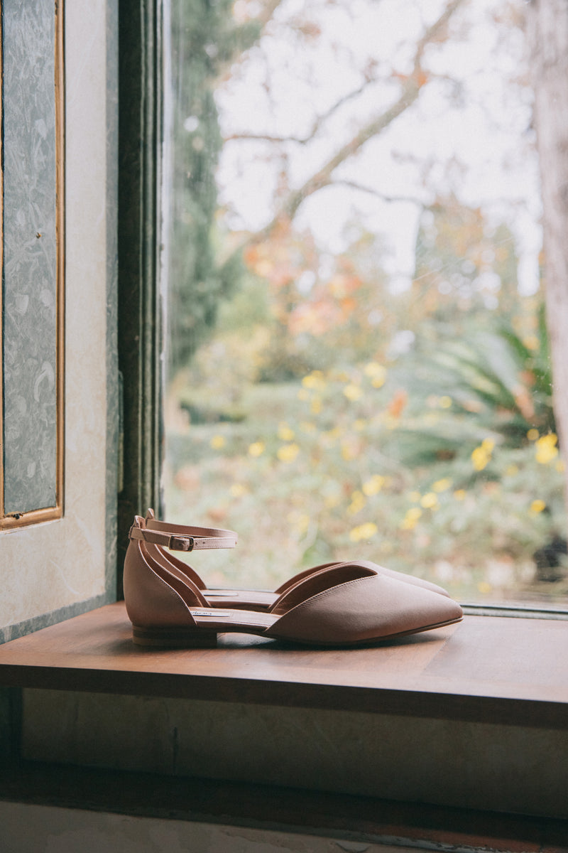 WEDDING COLLECTION - Flat shoes in nude satin