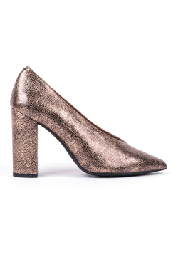 ​High heeled shoes in gold metallic leather