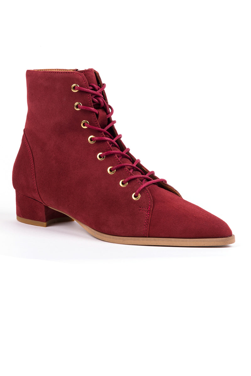 Pointed Ankle boots in cherry suede