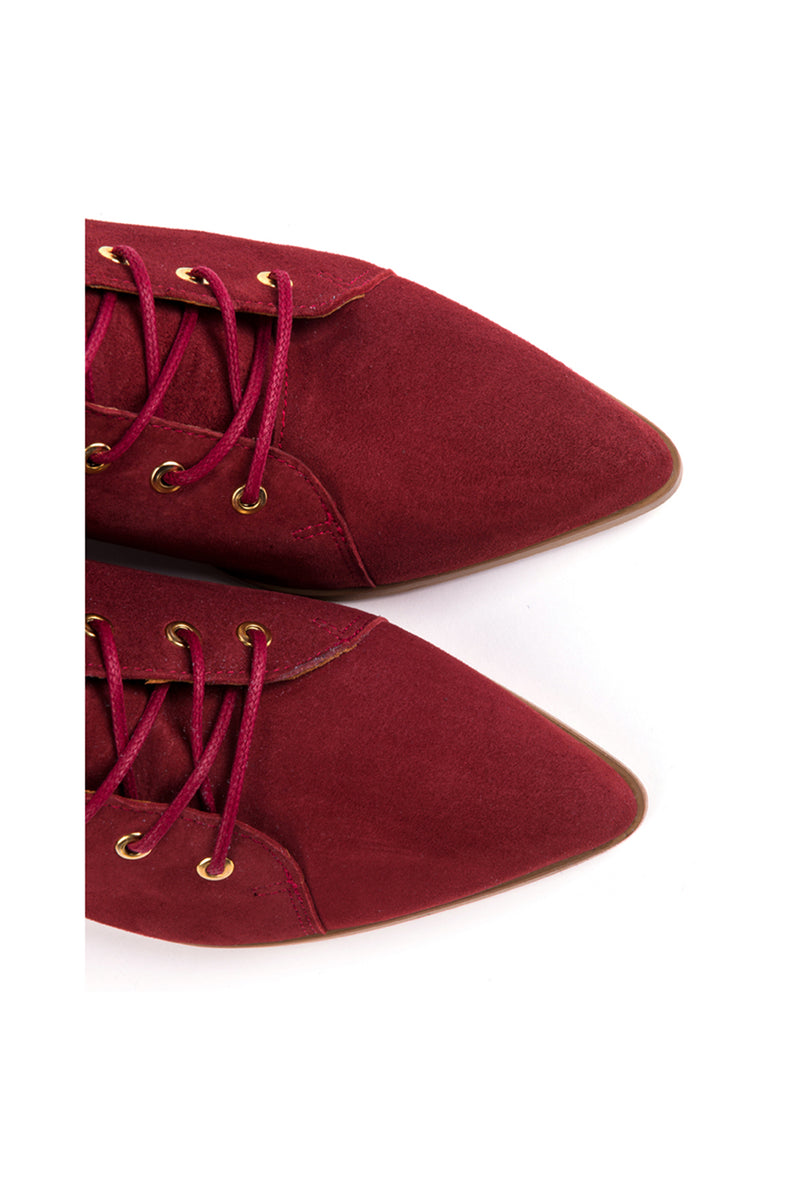 Pointed Ankle boots in cherry suede