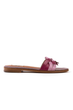 Sandálias slides em pele rosa rasas