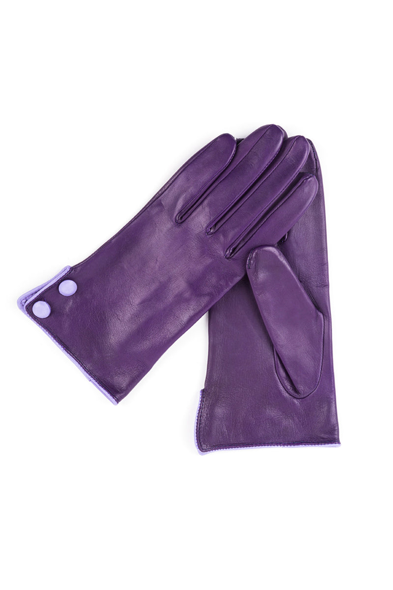 Purple gloves in leather with buttons