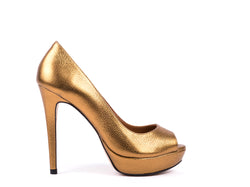 Sapatos de salto alto em pele metalizada bronze
