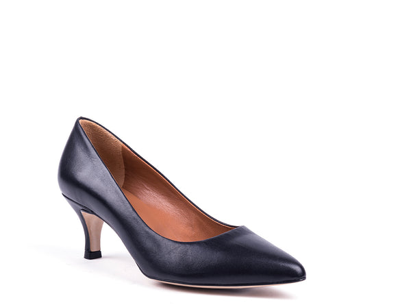 Medium-heeled ​navy blue leather shoes