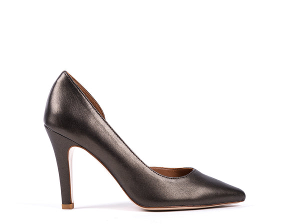 ​High-heeled shoes in lead metallic leather