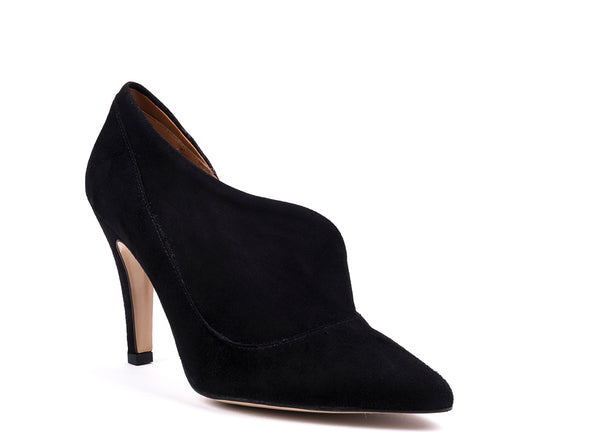 ​High-heeled shoes in black suede