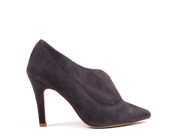​High-heeled lead suede shoes