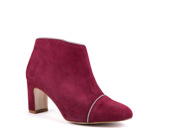 High-heeled ankle boots in bordeaux suede