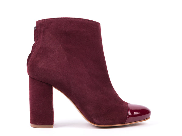 High-heeled ankle boots in bordeaux croute