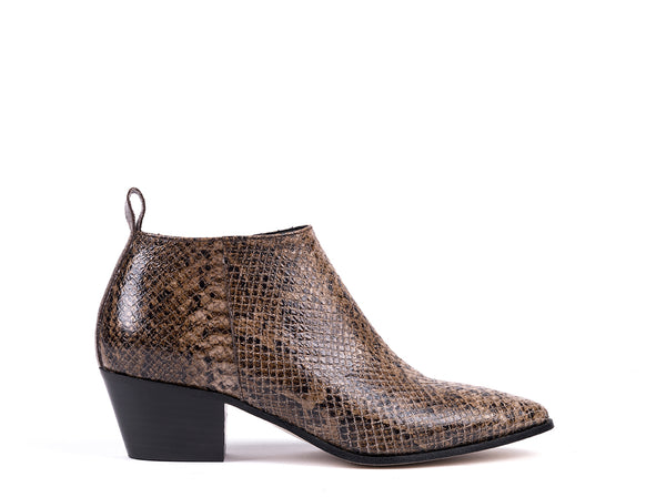 Medium-heeled ankle boots in natural embossed leather