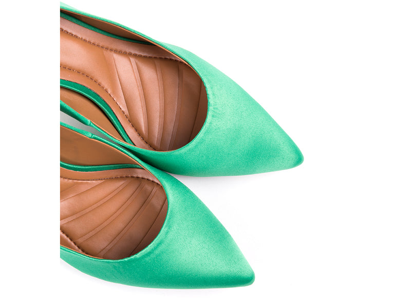 ​High-heeled shoe in green fabric