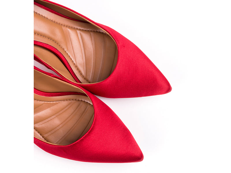 ​High-heeled shoe in red fabric