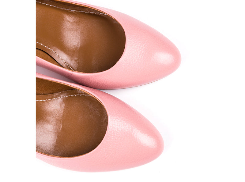 ​High-heeled shoes in pink leather