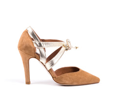 High heel shoes in camel suede