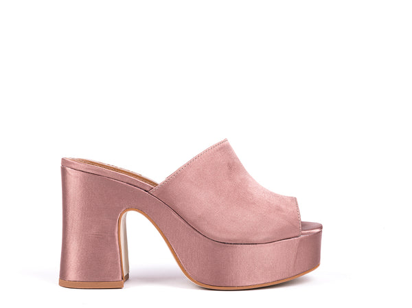 Mules peep toe de salto alto em tecido rosa