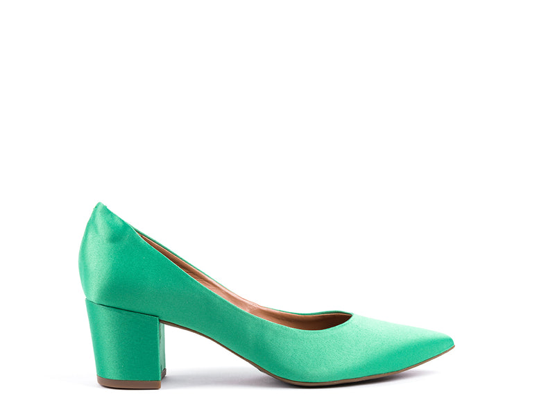 Med-heeled shoes in green fabric