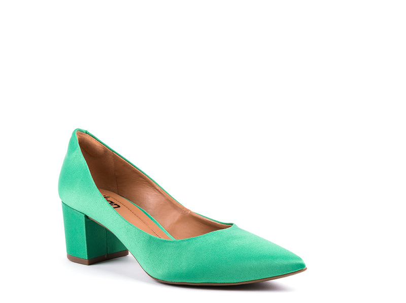 Med-heeled shoes in green fabric