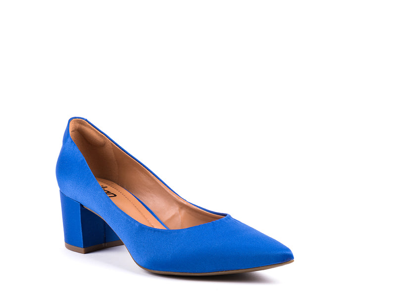 Med-heeled shoes in blue fabric