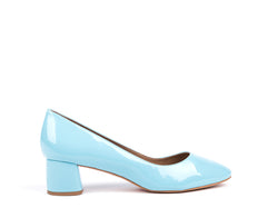 Med-heeled shoes in light blue varnish leather