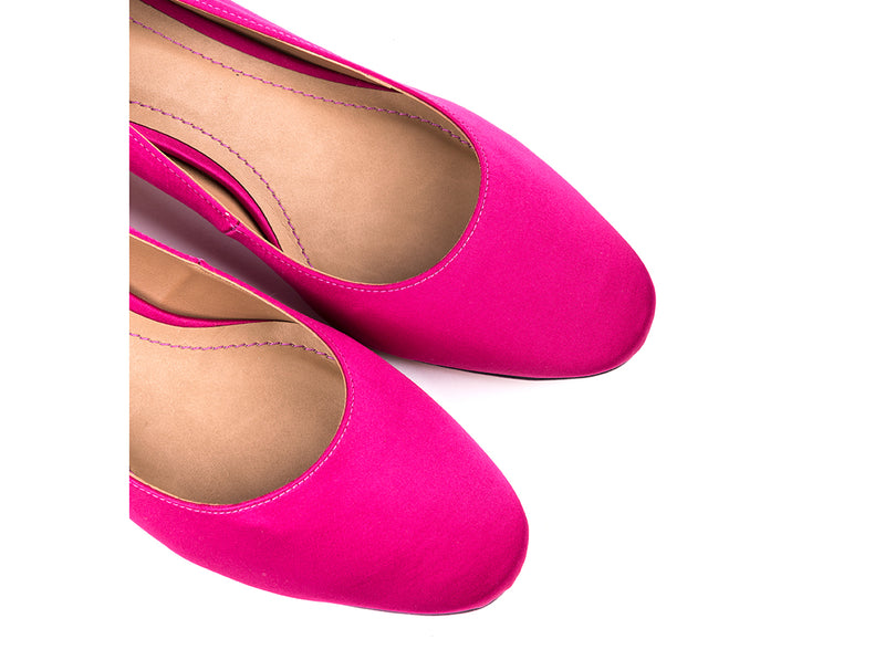 Med-heeled shoes in fuchsia satin