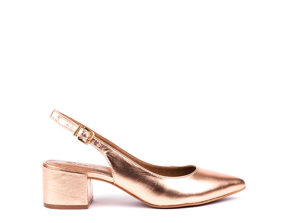 Med-heeled slingbacks in gold metallic leather