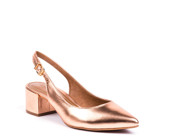 Med-heeled slingbacks in gold metallic leather