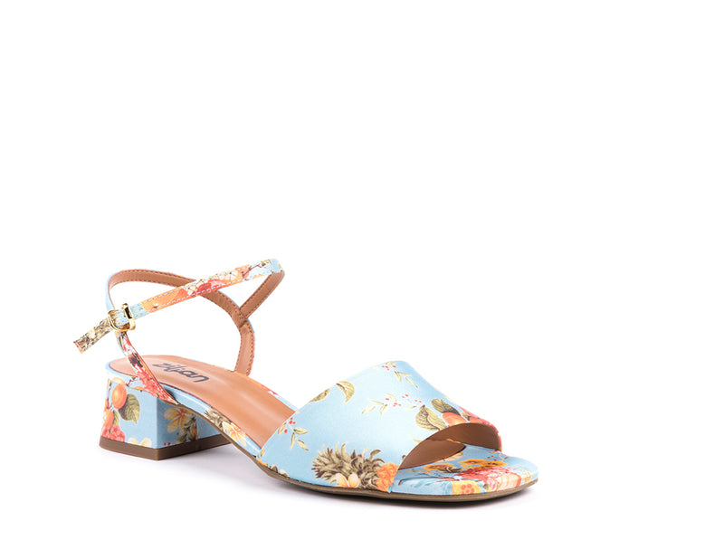 ​Med-heeled sandals in tropical pattern fabric