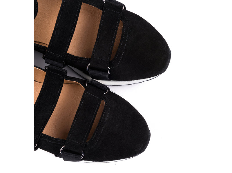 Platform shoes in black suede