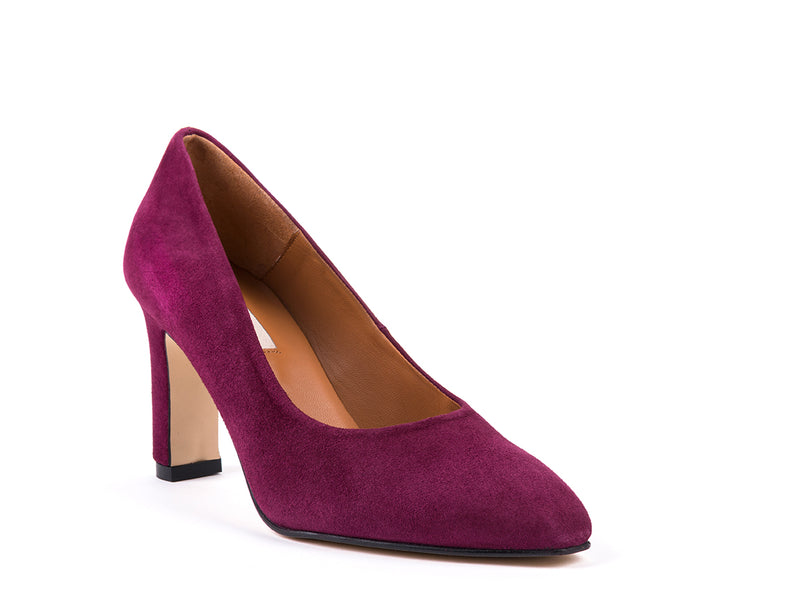 High-heeled shoes in suede bordeaux
