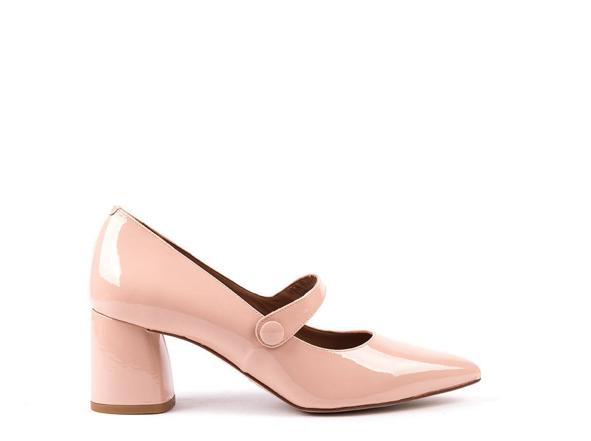 Sapatos de salto alto em verniz make up