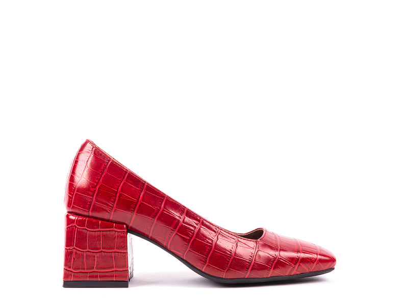 Sapatos de salto alto em pele gravada efeito croco vermelha