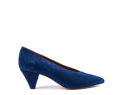 high-heeled shoes in navy blue suede