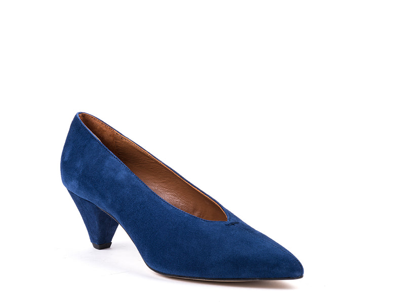 high-heeled shoes in navy blue suede