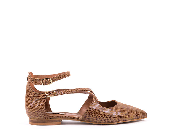 Flat shoes in brown embossed leather