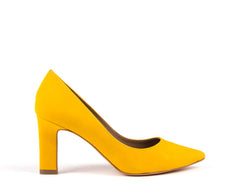 High-heeled shoes in yellow nobuck.