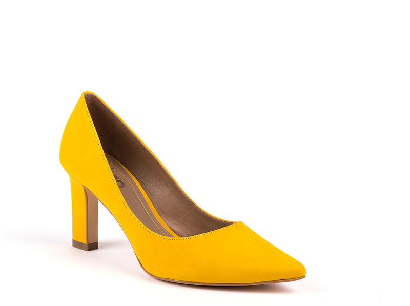 High-heeled shoes in yellow nobuck.