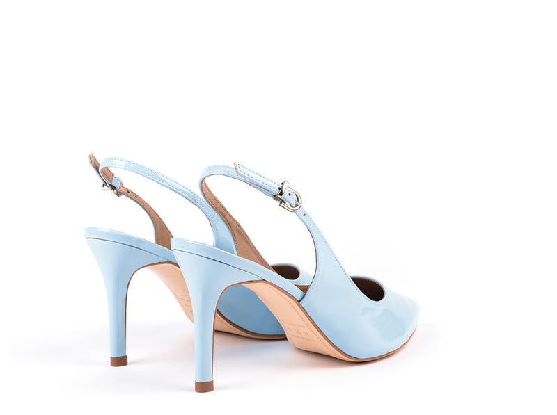 Slingbacks de salto alto em verniz azul velho