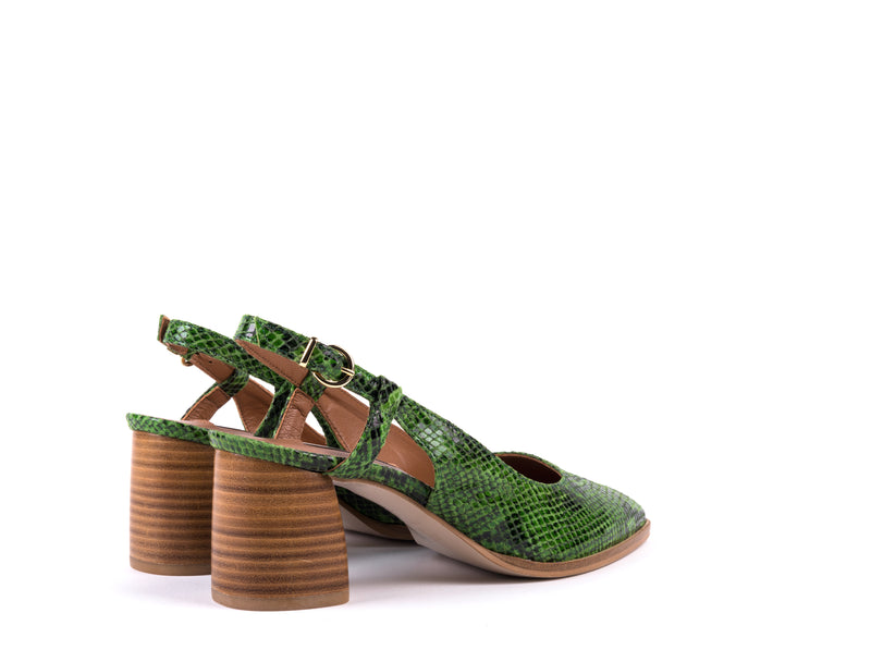 Medium-heeled slingbacks in green snake skin leather