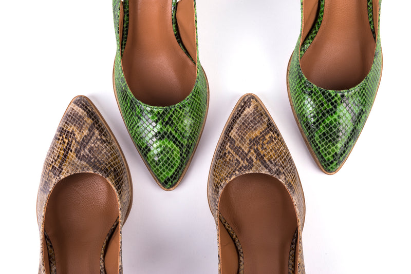 Medium-heeled slingbacks in green snake skin leather