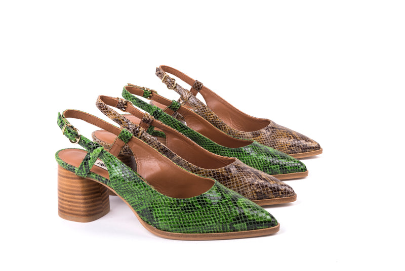 Medium-heeled slingbacks in green snake skin leather