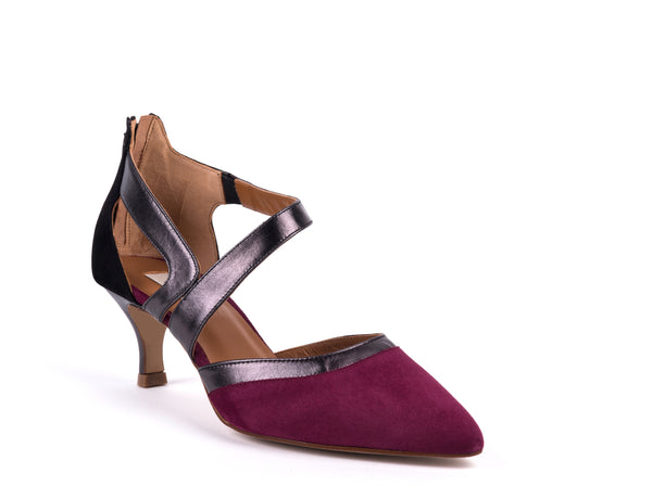 Burgundy and black medium-heeled shoes
